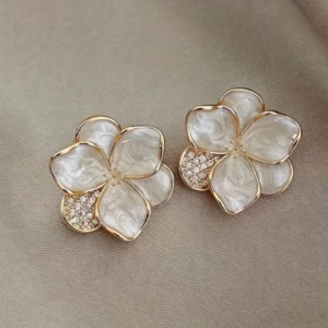 Par de aretes Flor Pequeños